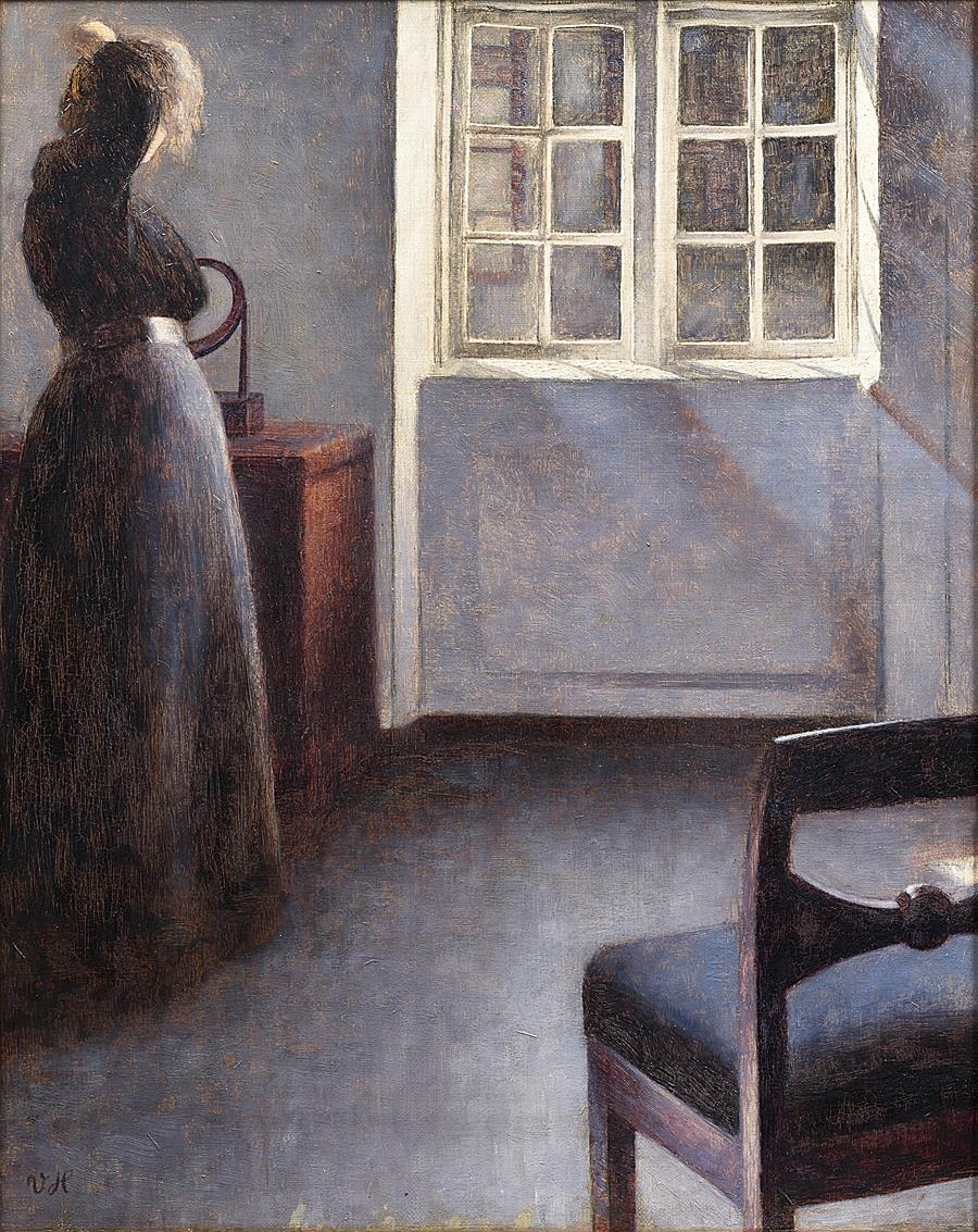 VILHELM HAMMERSHOI (COPENHAGEN, 1864-1916)–è stato chiamato ” il pittore  del silenzio “, ” il pittore della banalità quotidiana ” (non siamo  d'accordo, le immagine ripetute hanno qualcosa di favolistico…), forse ” il